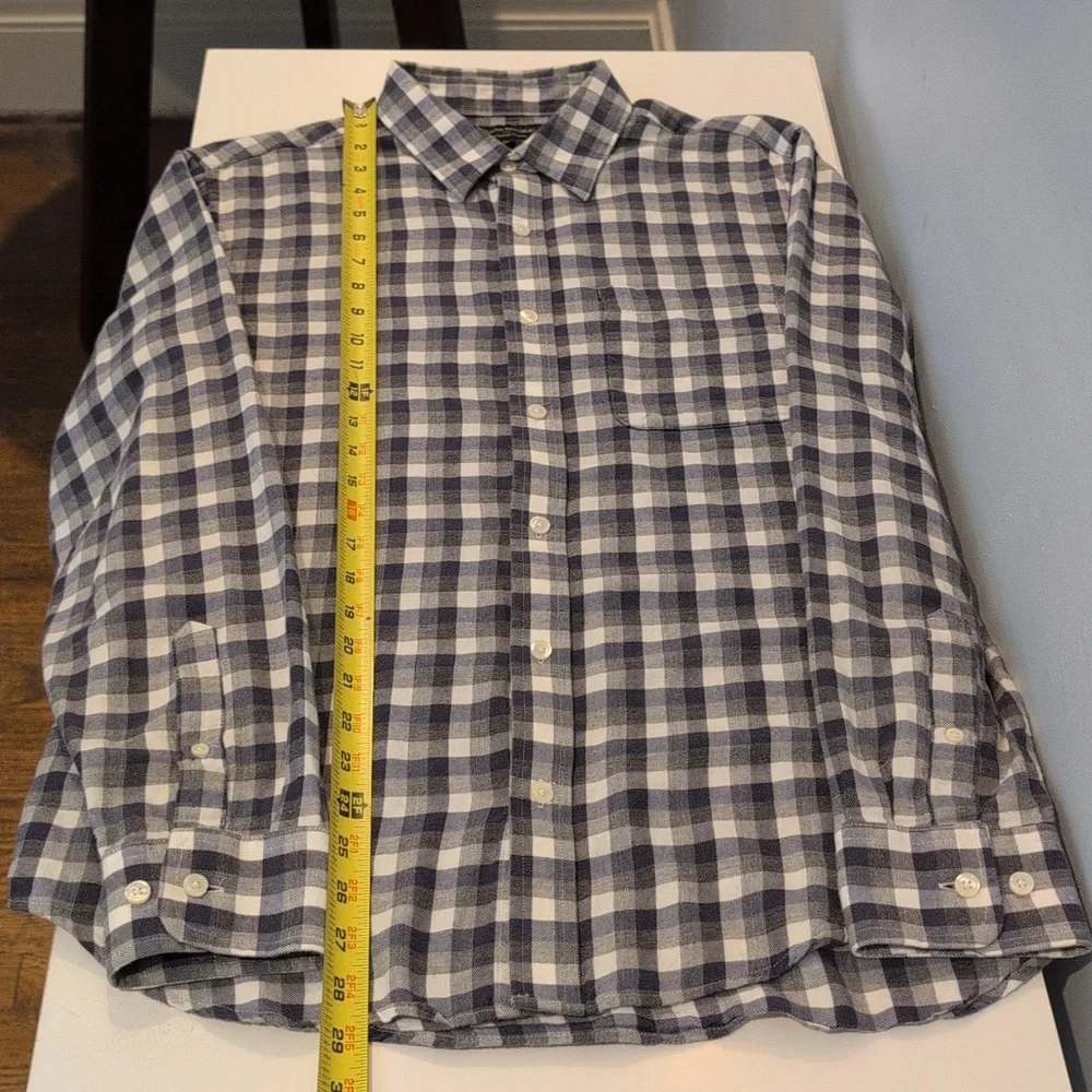 Banana Republic Men's Medium Lightweight Flannel Long Sleeve Button Down Shirt